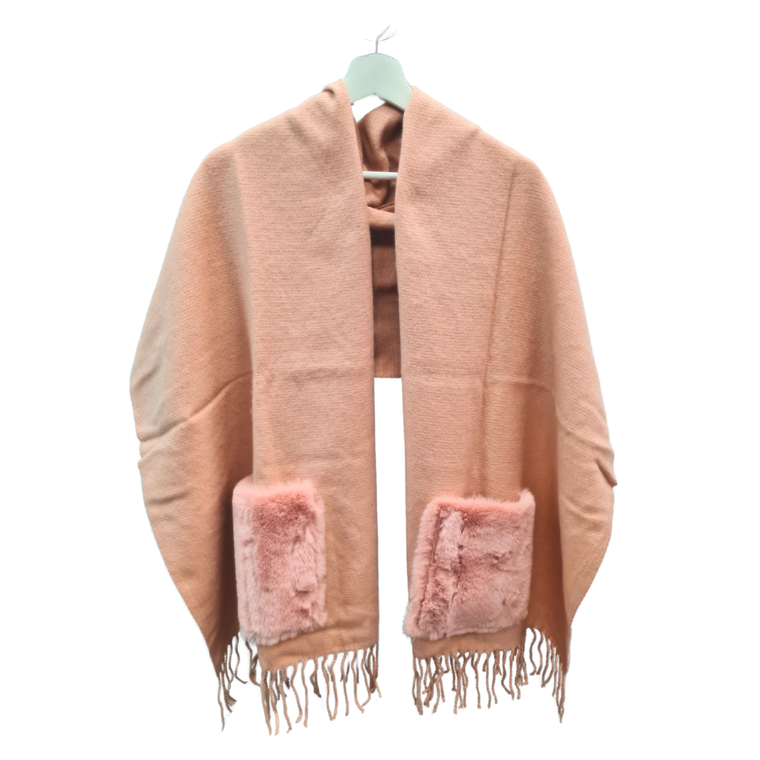 NICCI LADIES SCARF WITH FAUX FUR POCKETS